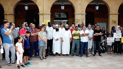 Concentració del col·lectiu musulmà a Mollerussa