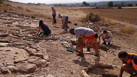 Ajuntament Agramunt - necròpolis 1 portada