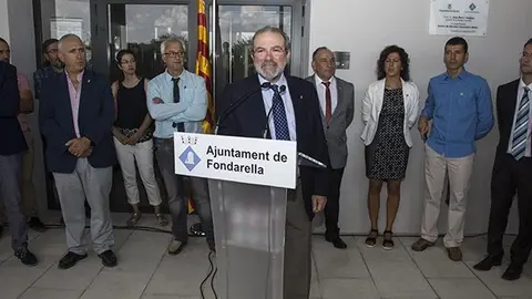 Joan Reñé presideix la inauguració del consujltori médic i el Centre de Serveis de fondarella