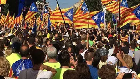 Barcelona de gom a gom en la Diada més reivindicativa