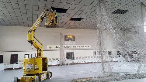 Inici de la remodelació del sistema d'il·luminació del pavelló de Vila-sana