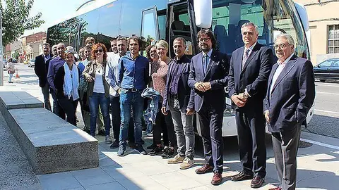 Alcarràs inaugura un nou bus exprés que unirà la localitat amb Lleida ciutat portada