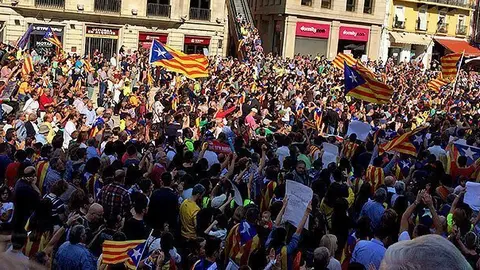 Entitats de tots tipus del territori es reuneixen a la plaça Sant Joan de Lleida 1