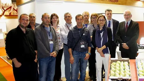 Directius i tècnic de la Cooperativa Trecoop en el certamen Fruit Atraction