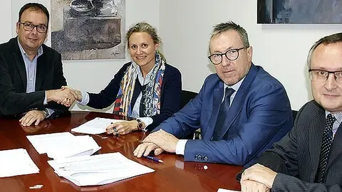 Alpicat formalitza un crèdit per 2 milions d’euros per afrontar l’ampliació de les piscines portada