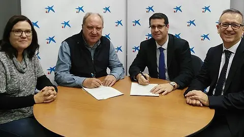 CARITAS I LA CAIXA SIGNEN UN CONVENI DE SUPORT PER AJUTS ESCOLARS A BALAGUER portada