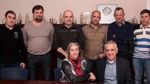 Montserrat Coma i Josep Coll signen el convenidel projecte de Centre de Serveis