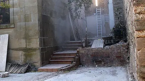 Obres que es desenvolupen vora l'Església Parroquial de La Figuerosa portada