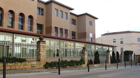 Imatge de la vorera del col·legi Jacint Verdaguer de Tàrrega