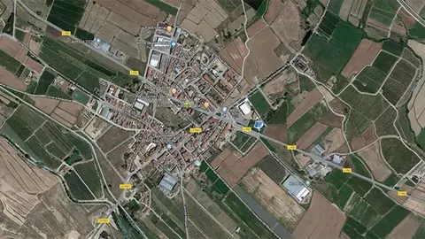 Tram de la carretera L-702 al seu pas per Artesa de Lleida