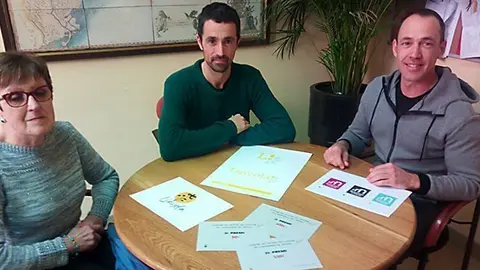 L'alcalde Àlex Mases amb Àngel Garcia i la finalista Gemma Pagès