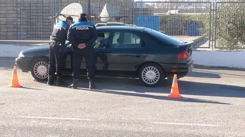 Imatge d'arxiu d'un control rutinari de vehicles de la Policia Local de les Borges