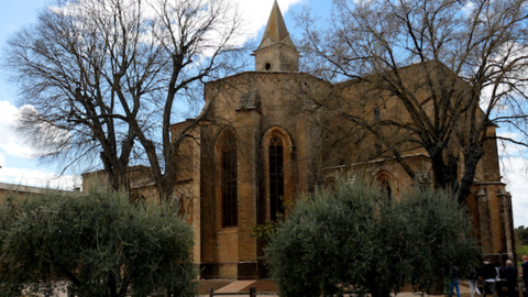 Monestir de les Avellanes, 
Comtes d&#39;Urgell