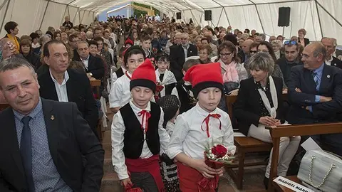 Ofrena de flors a la Mare de Déu de la Cabeza de Vila-sana