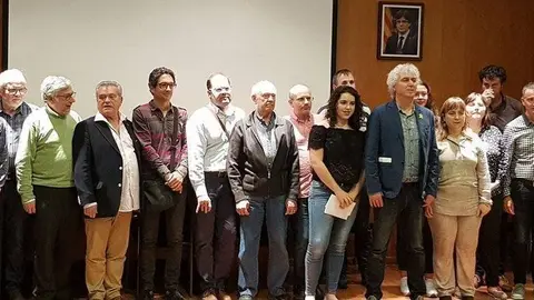 Bernat Huguet, acompanyat de finalistes i responsables polítcs. Centre Interpretació de la Guerra Civil.