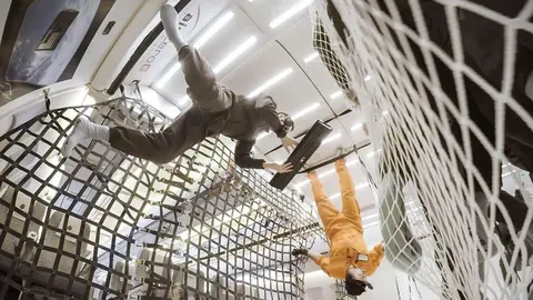 The Zero Gravity Band, una instal·lació immersiva de so i llum 360º de Marc Marzenir i Albert Barqué