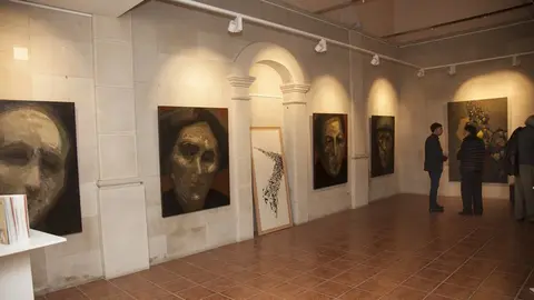 L'alcalde Josep M. Puig i l'artista Guerrero Medina