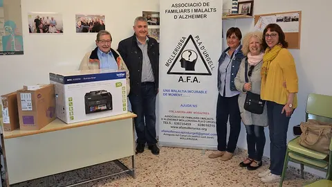 Lliurament de l'ajut a  l'Associació de Familiars de Malats d'Alzheimer de Mollerussa i Pla d'Urgell
