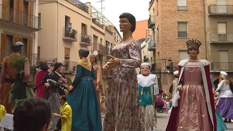 Els gegants ballant durant la 2a Mostra de Gegants d'Agramunt 1
