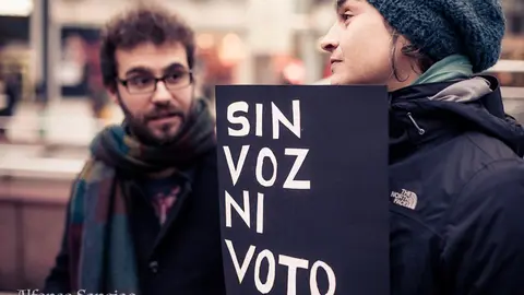 Con motivo de las próximas elecciones generales en España el 20D, las mareas han convocado una serie de manifestaciones en diferentes ciudades como aqui en Frankfurt para protestar por la dificultad de votar desde el extranjero debido al voto rogado