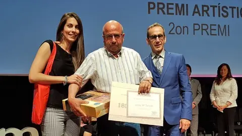 Josep M. Teixidó recull el guardó com a segon classificat del Concurs El Balcó de les Arts portada