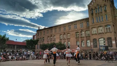 Dansaires del GS Montserrat en un moment de l’exhibició