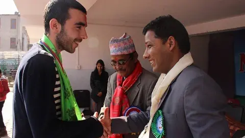 Carles Manrique rebent una menció especial durant el seu voluntariat al Nepal