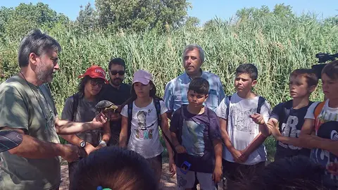 Quim Soler amb la tortuga i els nens