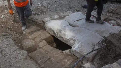 Arqueòlegs al pou de Mollerussa Portada