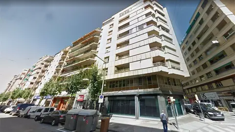Edifici situat a la cantonada entre els carrers Vallcalent i Bisbe Ruano