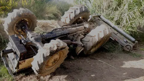 El tractor en el lloc on es va produir l'accident mortal