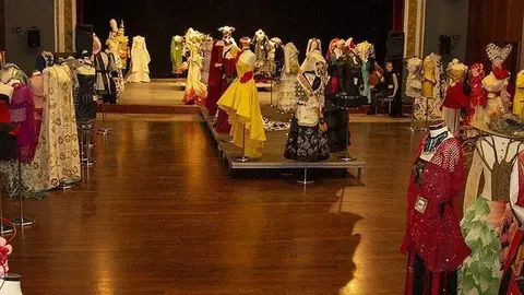 Record Guinnes Vestits de Paper a Mollerussa 5