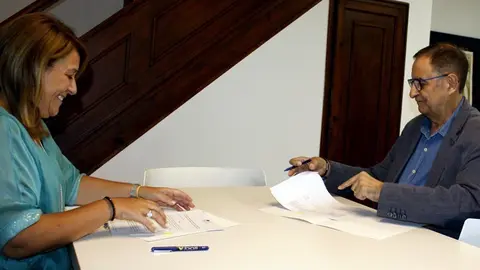 Jordi Gómez en l'acte de lliurament del fons familiar a l'IEI