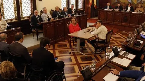 Pla general d'un moment del Ple d'investidura de Rosa Maria Perelló com a presidenta de la Diputació de Lleida, amb públic al saló, el 18 d'octubre de 2018. (Horitzontal)