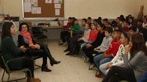 Olga Martín visita l'escola Mestre Ignasi Peraire