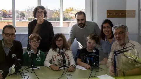 Equip directiu i alumnes de l'escola Mestre Ignasi Peraire amb l'alcalde Marc Solsona