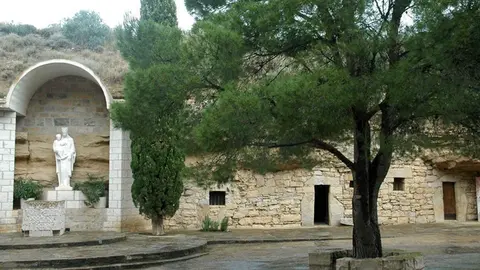 La cova del Pare Palau d'Aitona