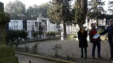 Cementiri de Bell-lloc d'Urgell on hi hauria una fossa de la guerra