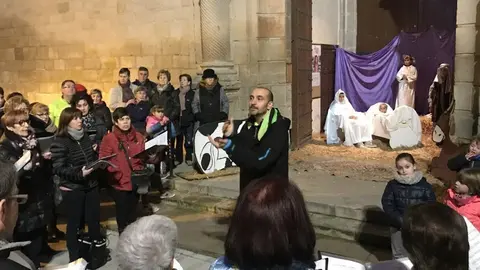 El cor Juneda Canta acompanya el Pessebre Vivent de Juneda