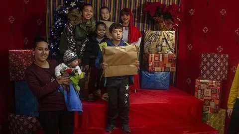 La Vermelleta reparteix joguines als nens i nenes del Pla d'Urgell portada 1