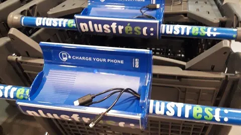 Carros Plusfrésc amb el carregador per a dispositius mòbils a través del telèfon mòbil