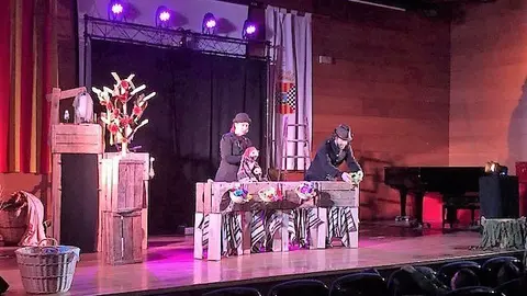 espectacle DRAPS de la companyia La Guilla Teatre