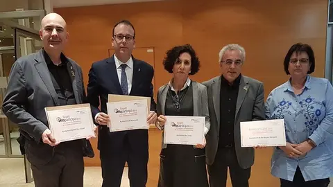 Carles Palau, Marc Solsona, Enric Mir, recullen la certificació de transparència
