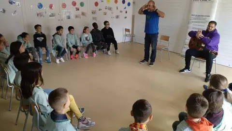 Els dos joves d'ètnia gitana que van realitzar la sessió a Guissona.