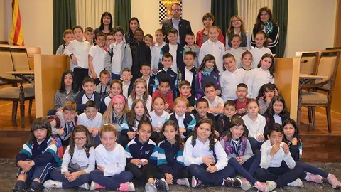 Alumnes de l'escola Pompeu Fabra visiten l'Ajuntament de Mollerussa