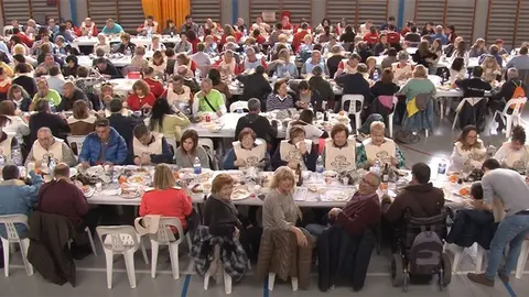 Calçotada Popular l'Arreu al Pavelló La Salle de Mollerussa