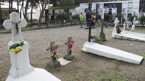 Localització de la fosa comuna al cementiri de Bell-lloc