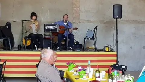 Actuació musical en la Festa Major de Guarda-si-venes