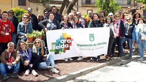 Instagramers surten a la cacera de la instantània de les flors de les Garrigues