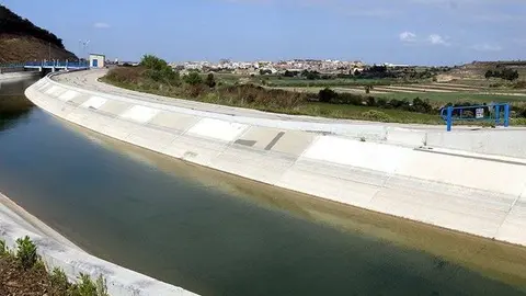 El canal Segarra-Garrigues a l'alçada del Talladell